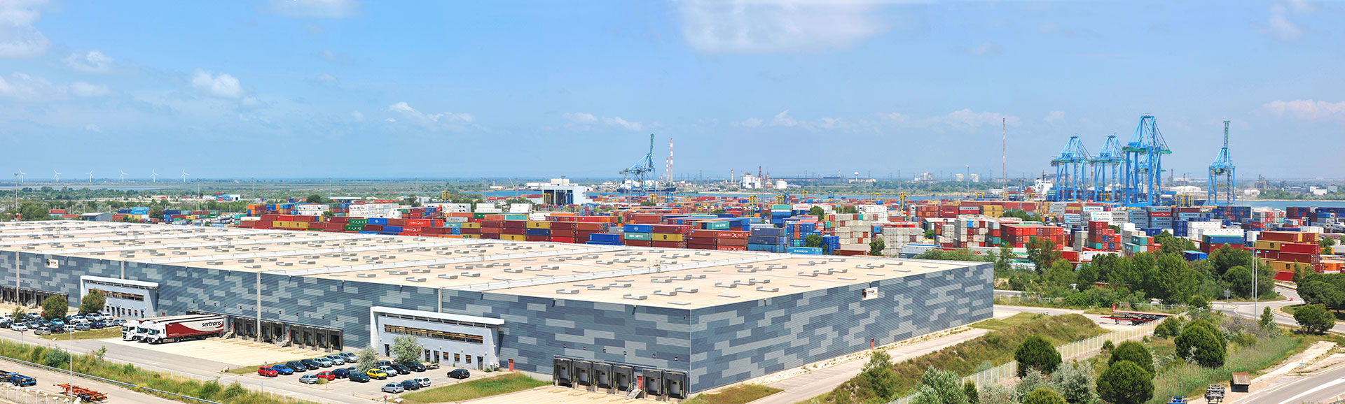 A multi-sector port